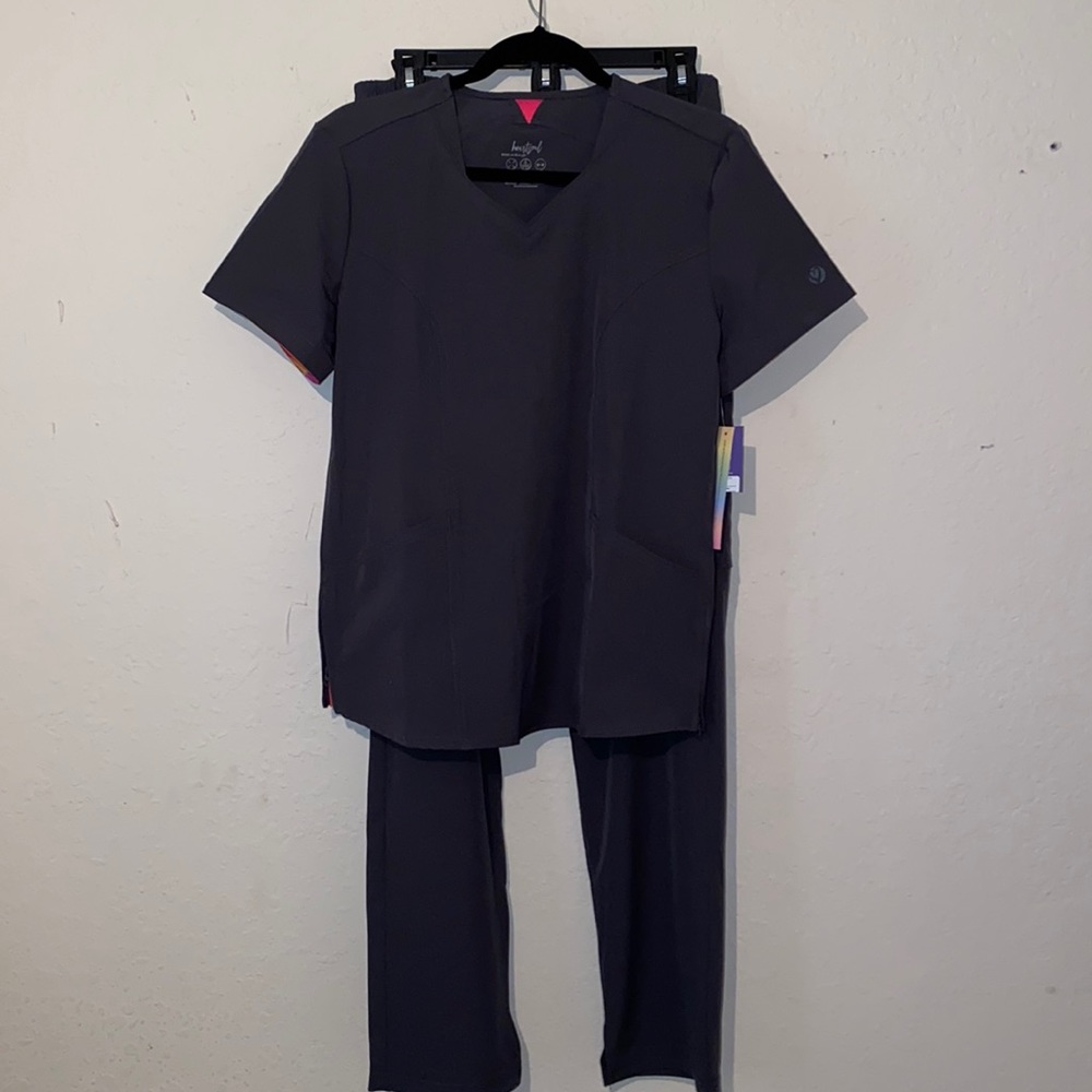 Heart soul pewter scrub set, NWT medium